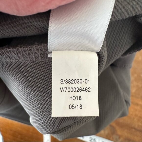 Athleta Gray Leggings‎ with High-Waisted Design and Smooth Stretchy Fabric - Picture 9 of 9